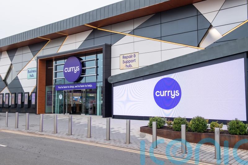 Currys lifts pay for 10,000 UK store staff