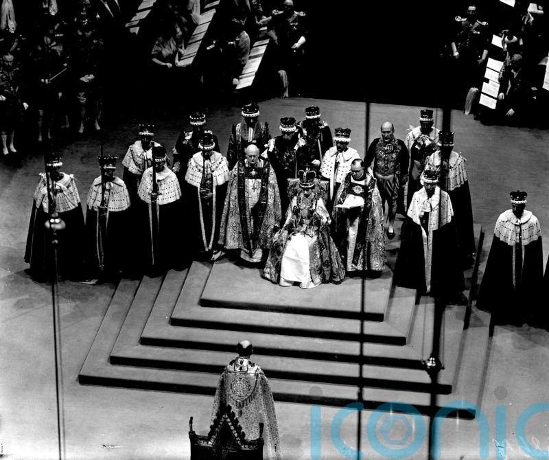 Preparations to prevent collision at Queen’s 1953 coronation part of new display