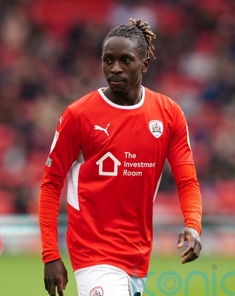 Ten-man Rotherham secure vital point in draw at Hull