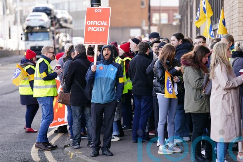 Passport Office staff in Scotland ‘relying on food banks’ as strike starts