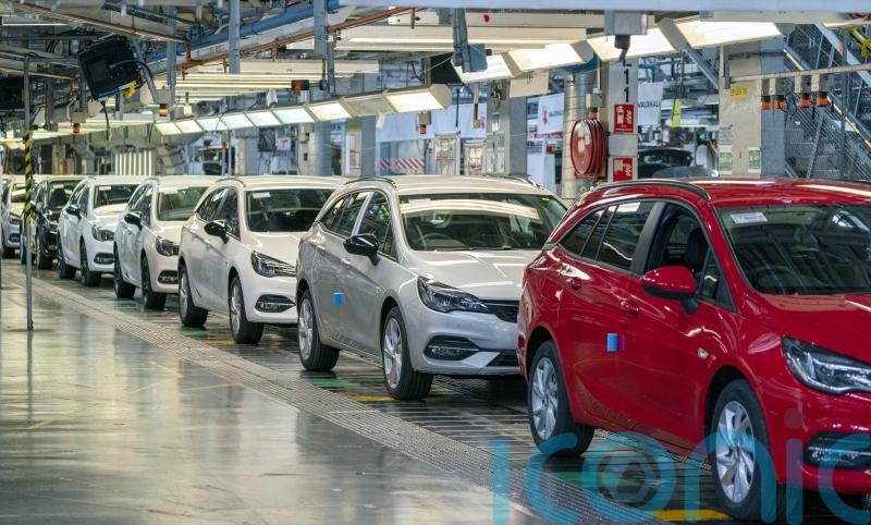 New car market grows despite &lsquo;worrying decline in retail demand&rsquo;