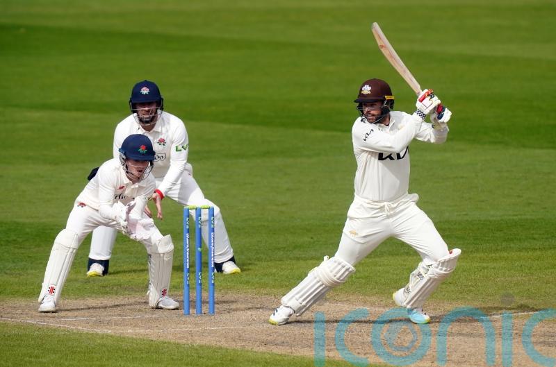 Ben Foakes helps defending champions Surrey recover from poor start on day one