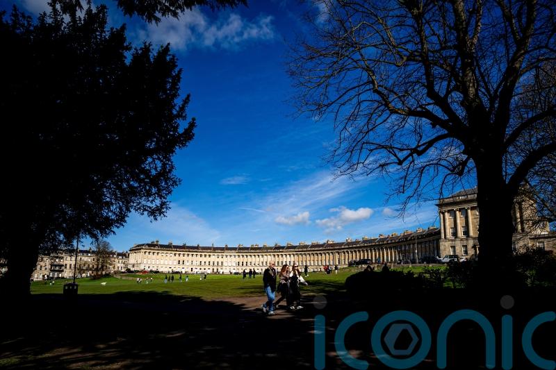 UK to be warmer than some Greek islands over Easter with 18C temperatures