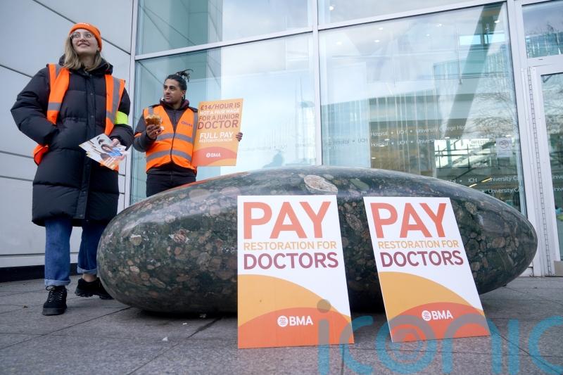 Junior doctors should halt strikes for Government to enter Acas talks – minister