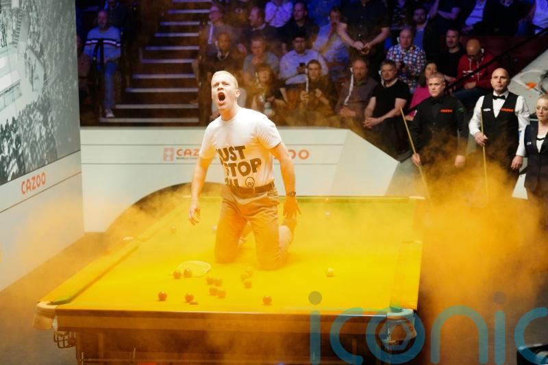 Protesters force stoppage at World Snooker Championship