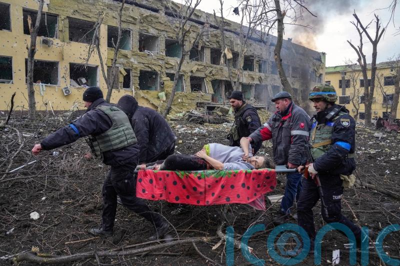 Image of dying pregnant Ukrainian woman wins World Press Photo of Year