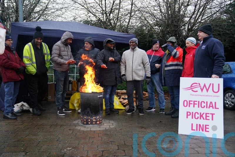 Details of proposed pay deal for CWU workers unveiled by Royal Mail