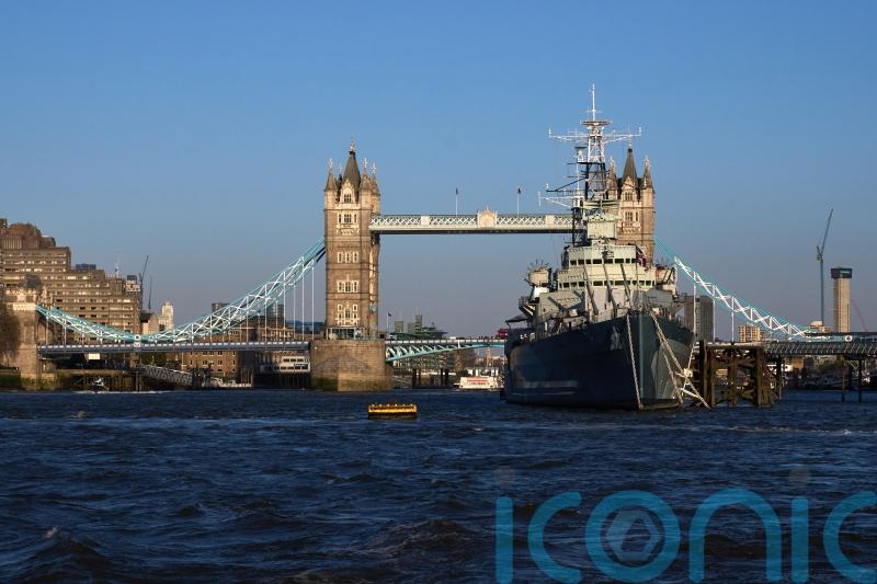 FTSE edges upward in another subdued trading session