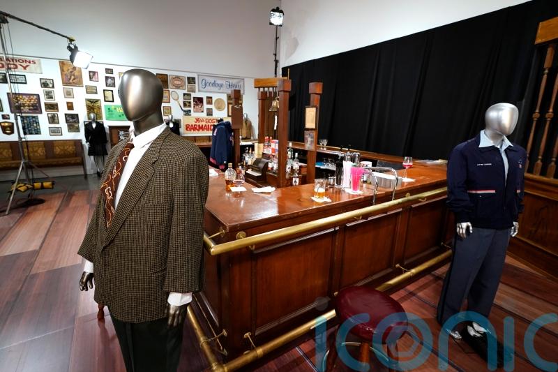 Bar from Cheers and Tonight Show set among TV history being auctioned
