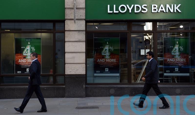 Lloyds beats forecasts with 46% leap in profits after interest rates boost