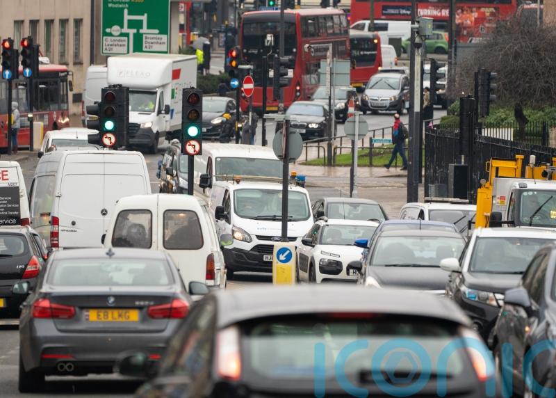 Bid to overturn Khan’s Ulez ‘paywall around London’ introduced in Parliament