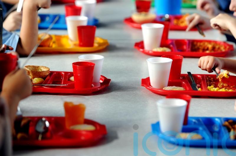 Ministers ‘won’t row back’ on free school meals for primary pupils, vows Robison