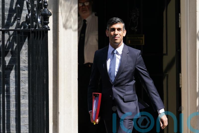 Rishi Sunak ‘may fall short on pledge to halve inflation in 2023’