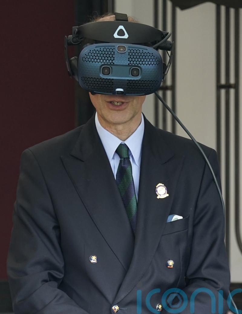 Duke of Edinburgh tries virtual reality headset at Royal Windsor Horse Show