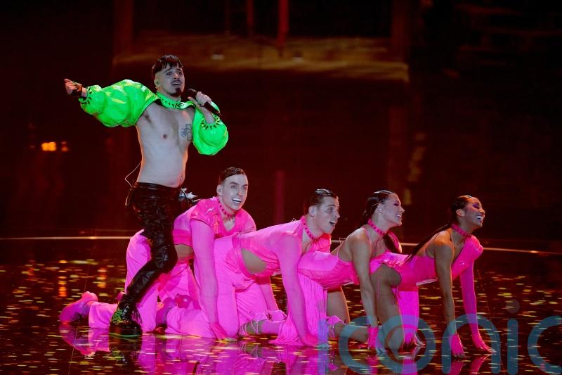 Eurovision fans on Twitter toast Sir Terry Wogan and Finland’s Cha Cha Cha