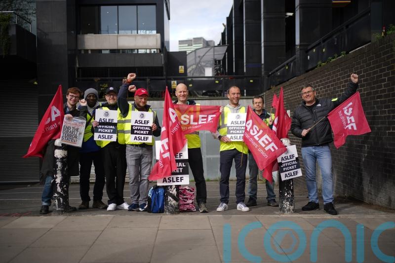 Train drivers’ union to recommend pay offers to members in Wales and Scotland