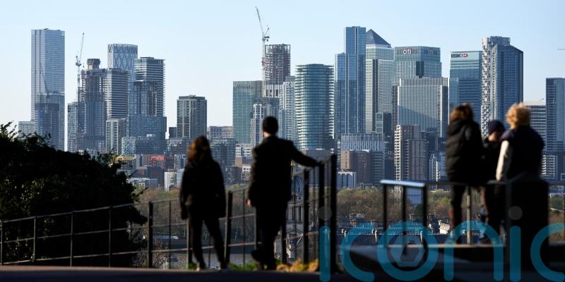 London markets finish in red after downbeat trading updates