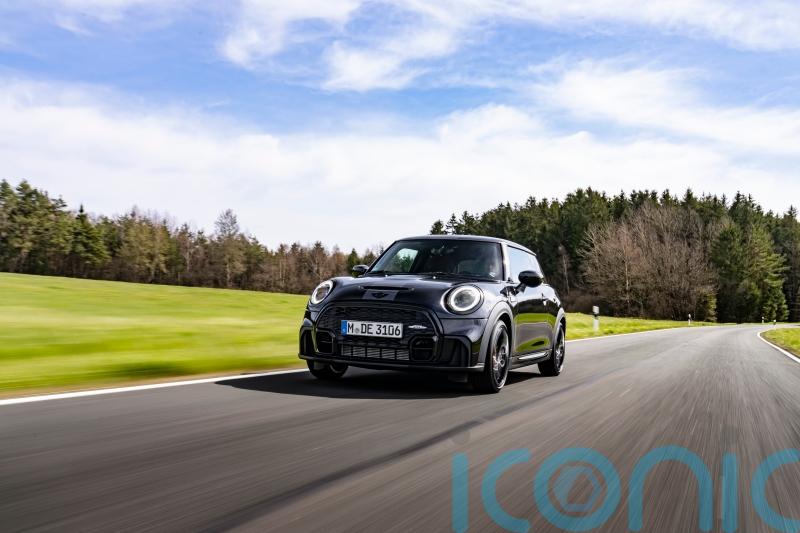 Mini celebrates manual gearbox with new 1to6 Edition
