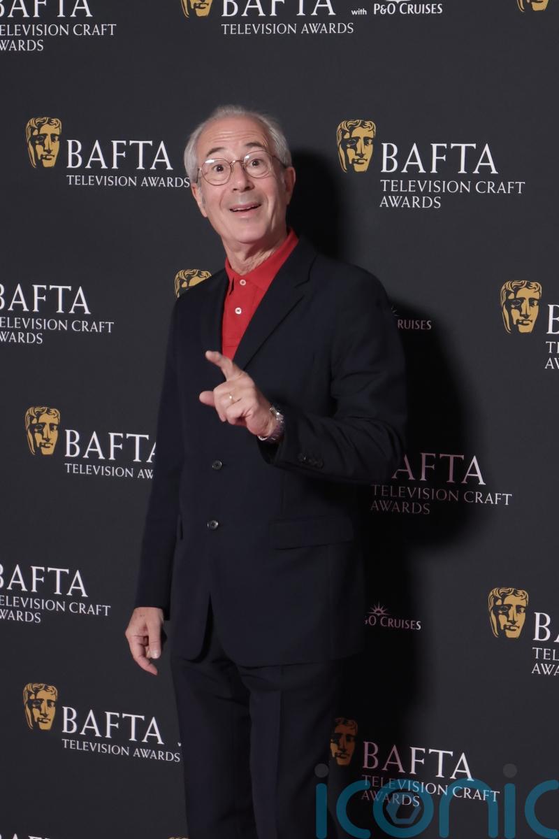 Ben Elton says theatre audiences should ‘apply their manners’