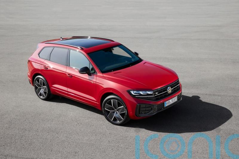 Updated Volkswagen Touareg revealed