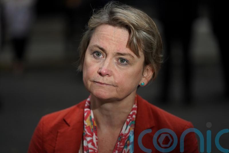 Labour ‘would put time limits on hiring of overseas workers to curb migration’