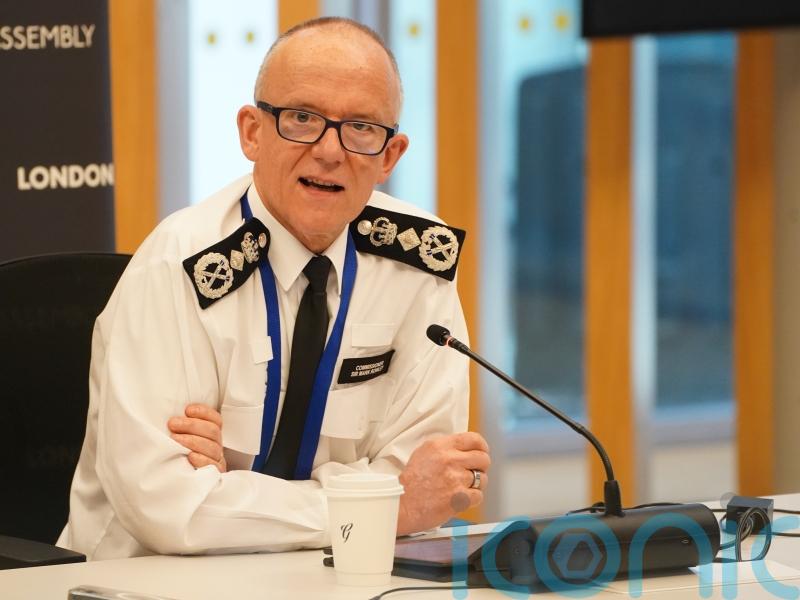 Met Police officers to stop attending mental health incidents