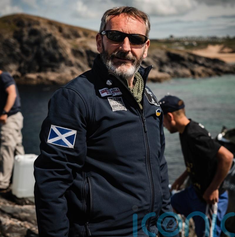 Adventurer starts bid to beat Rockall longest stay record