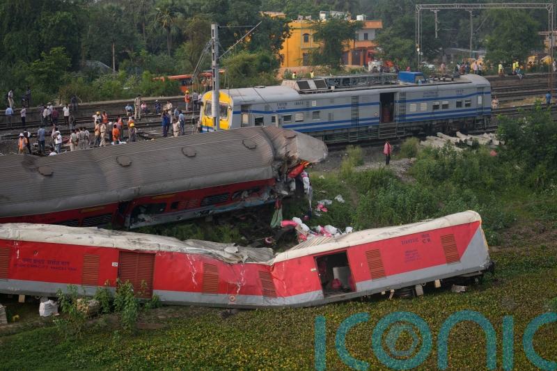Signal error led to rail crash that killed 275, says India minister