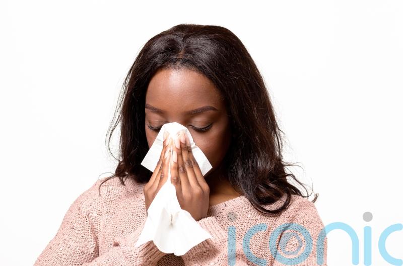 High pollen count means hay fever will continue for weeks, Met Office says