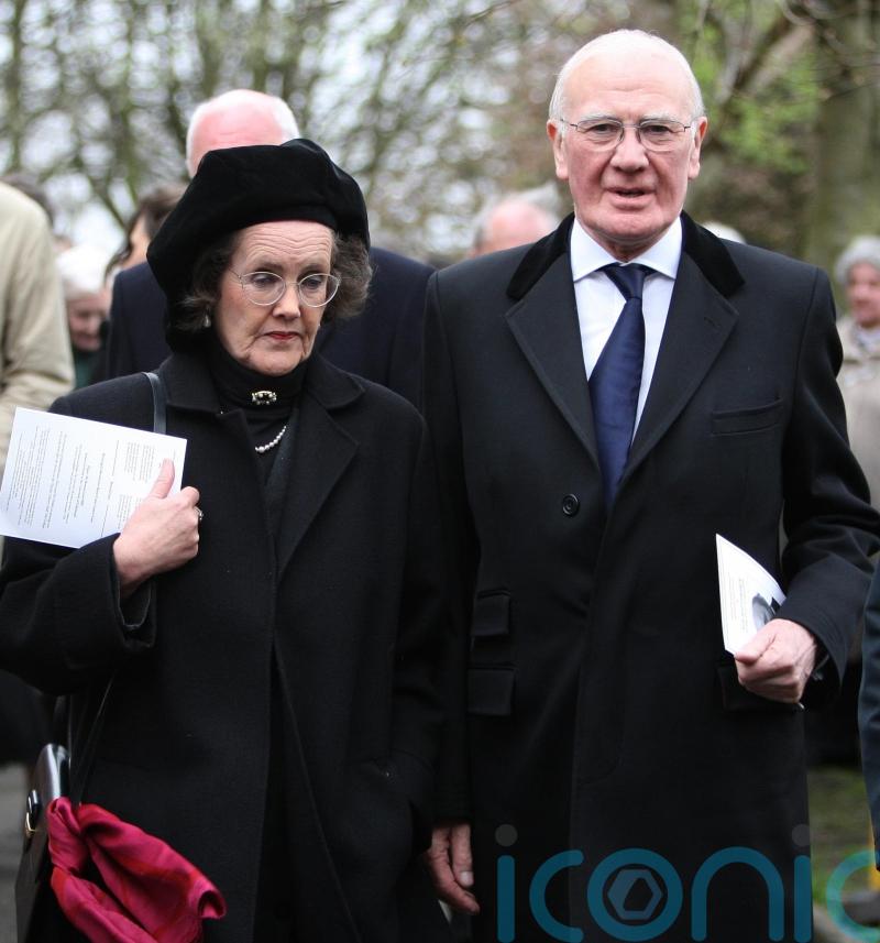 Former Lib Dem leader Sir Menzies Campbell pays tribute after wife Elspeth dies