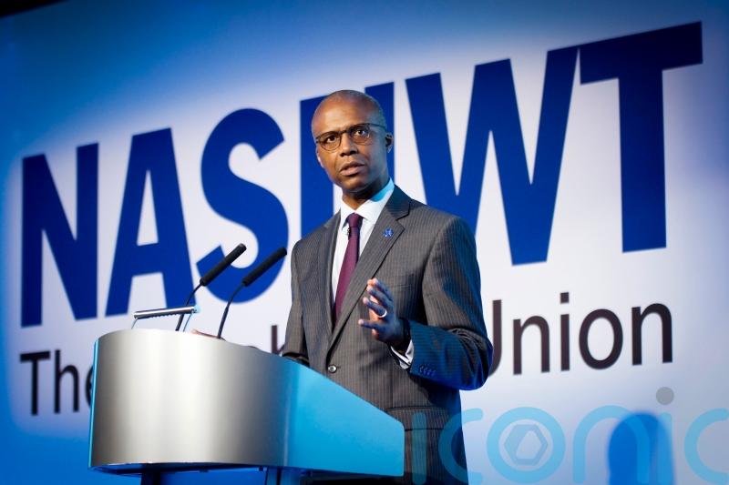 Teaching union withdraws strike action at First Minister’s former school