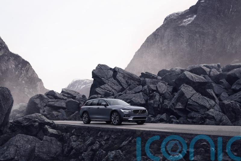 Volvo axes plug-in hybrid XC40, S90 and Cross Country estates from UK line-up
