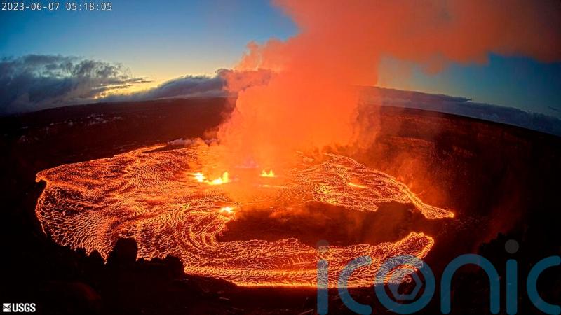 Kilauea volcano on Hawaii begins erupting again after three-month pause