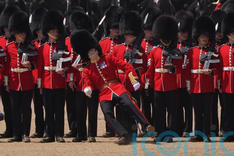William thanks troops for withstanding heat during Colonel’s Review