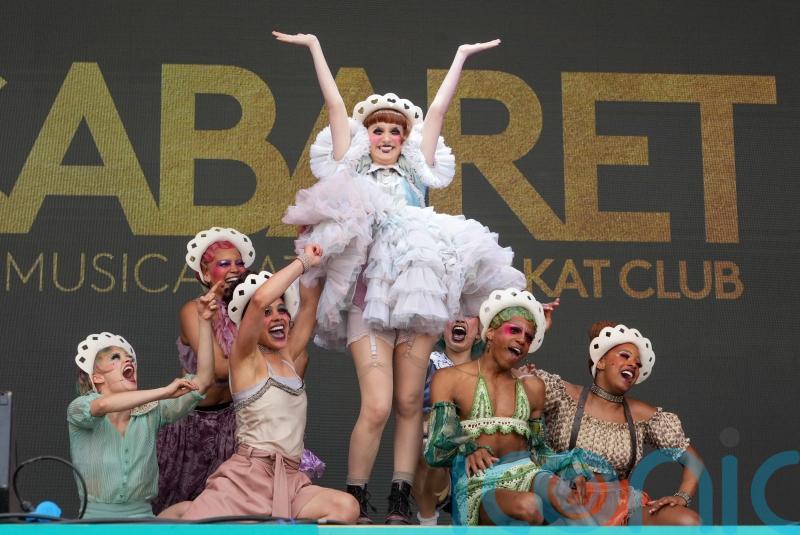 In Pictures: Musical theatre fans enjoy free performances in London sunshine