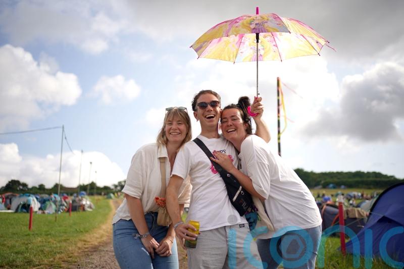 Glastonbury fans to avoid weekend washout despite thunderstorm warnings