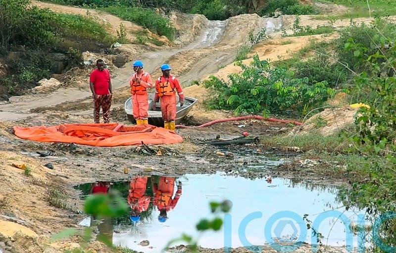 Oil spill from Shell pipeline contaminates farms and river in Nigeria