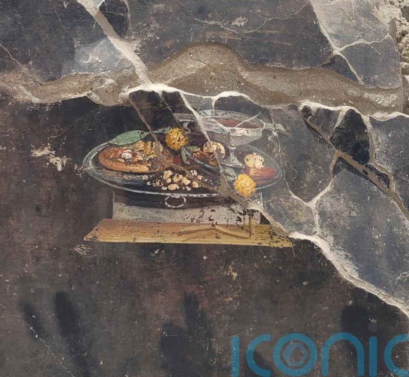 That’s not pizza, say experts about fresco similar to famous dish at Pompeii dig