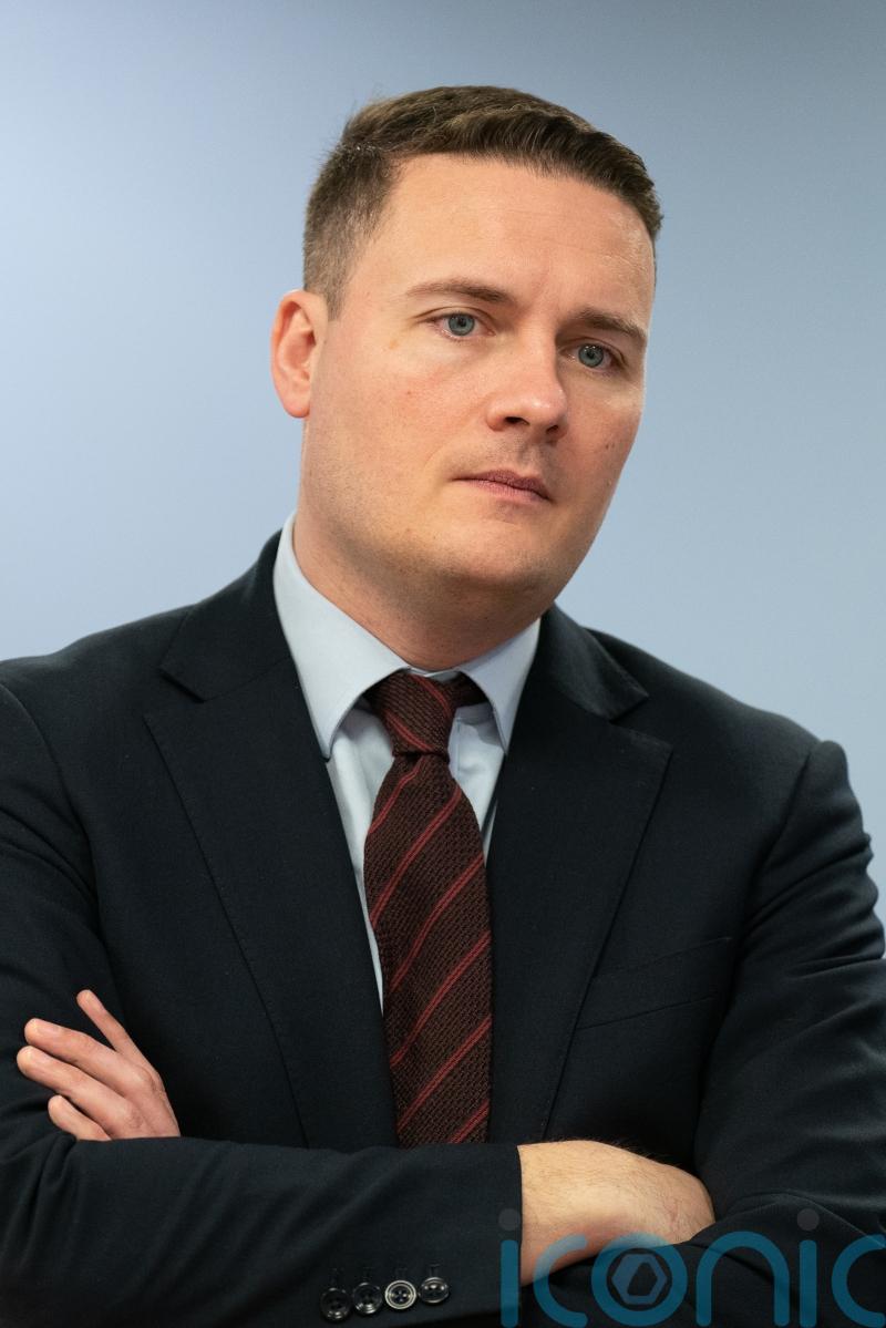 Streeting ‘to come down like a ton of bricks’ on vaping firms targeting children