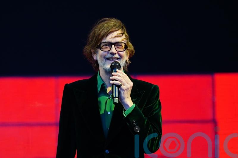 Pulp pays tribute to late bassist Steve Mackey at Finsbury Park
