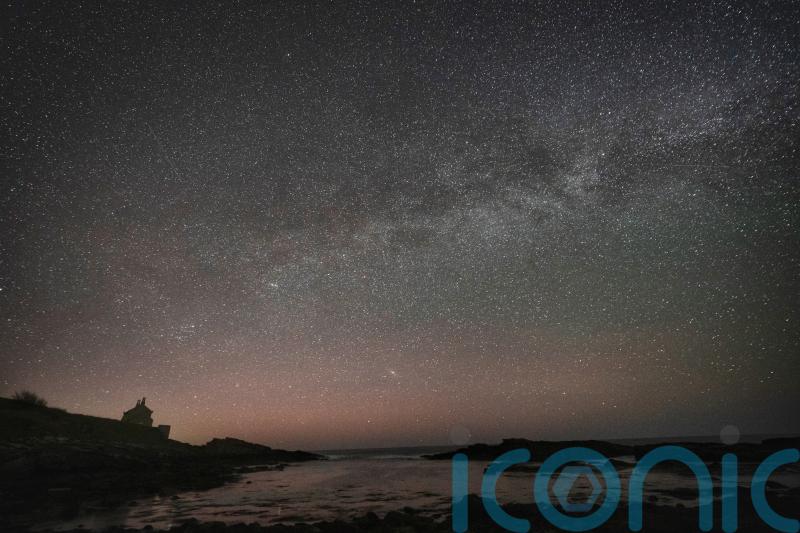 Researchers observe ancient stars in the heart of the Milky Way