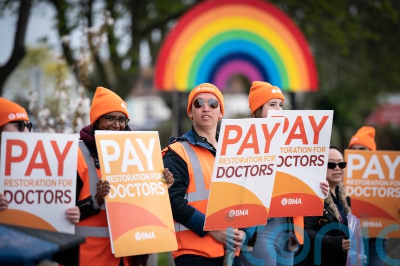 We cannot let strikes drag on into winter, says NHS England chief