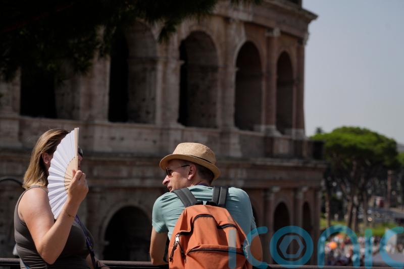 Warnings as heatwave bakes southern Europe