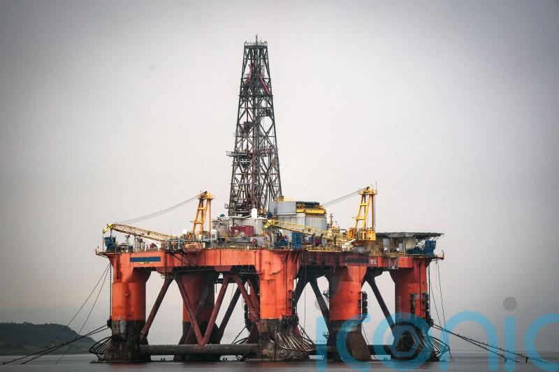 UK asset managers ‘backtracked on climate resolutions at oil major AGMs’