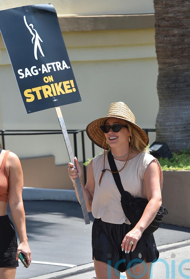 Hilary Duff and Kevin Bacon join picket lines of US actors’ union strike