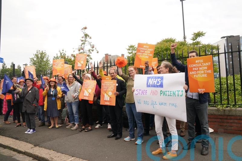Concern about NHS is rising, survey suggests