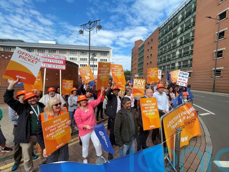 Strike by NHS consultants is last-ditch attempt to save profession, says BMA