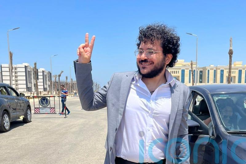 Two Egyptian human rights campaigners released from prison following pardons