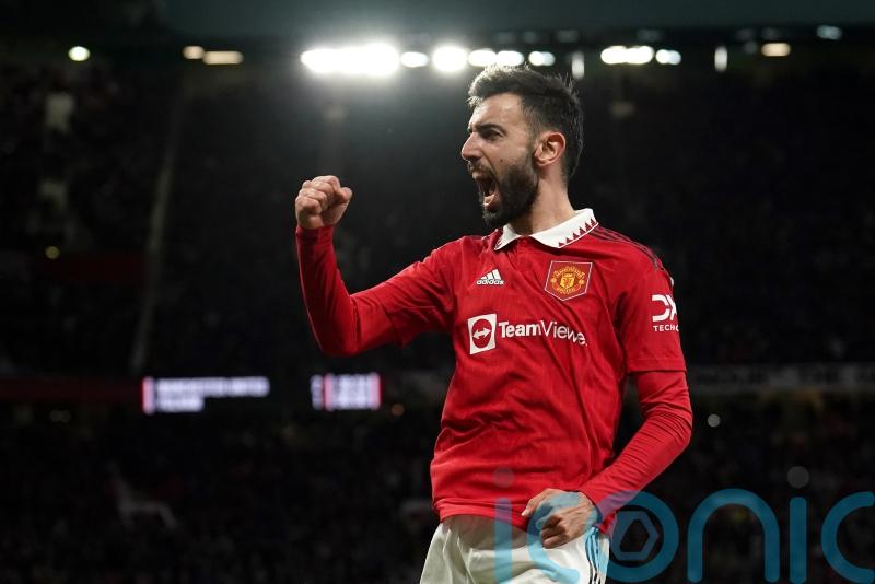 Manchester United seize on errors to beat Arsenal in New Jersey