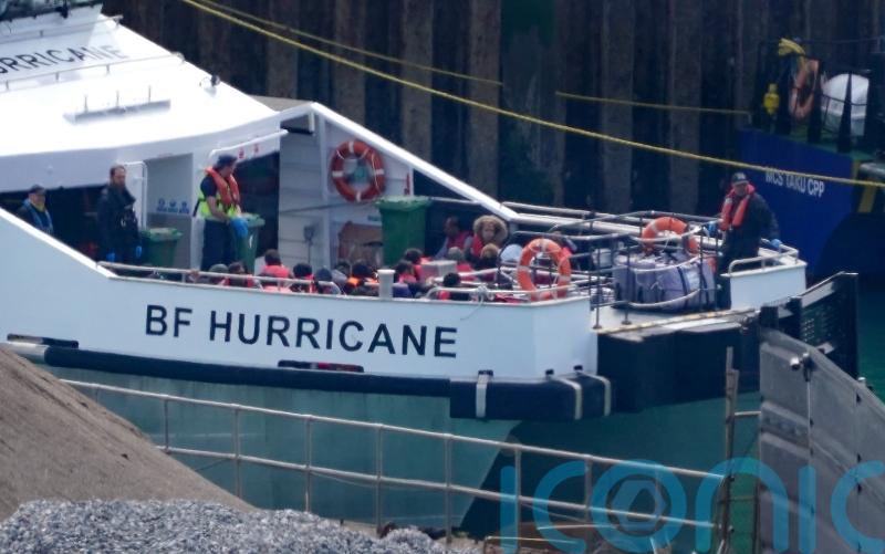 Test &lsquo;refugee visa&rsquo; to curb Channel crossings, urges charity